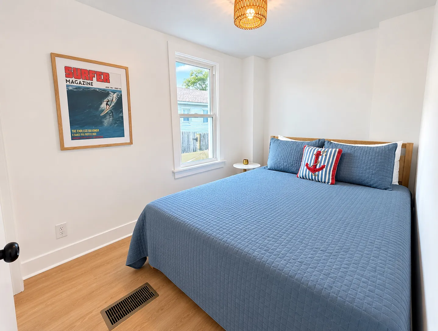 2 bed, 750 sqft, $2,200 — Photo 3