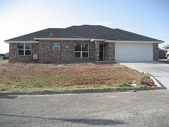 1st image of 6017 Lyndhurst Dr
