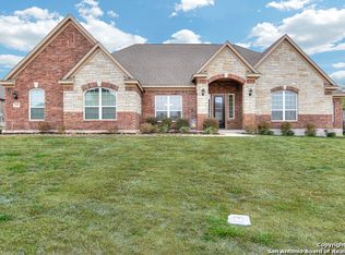 297 Sittre Dr, Castroville, TX 78009