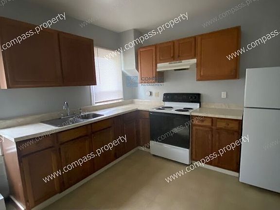 4th image of 516 W 1st Ave
