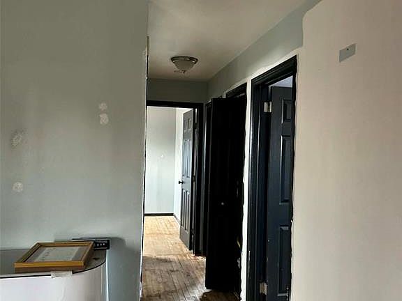 5th image of 85 Goret Dr