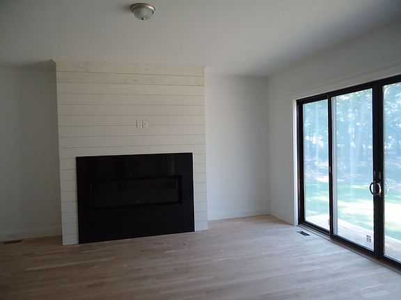 5th image of 97 Summit Blvd