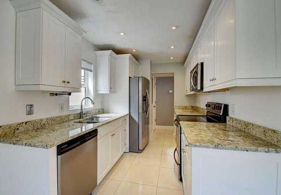 Home For Sale In Banyan Courts