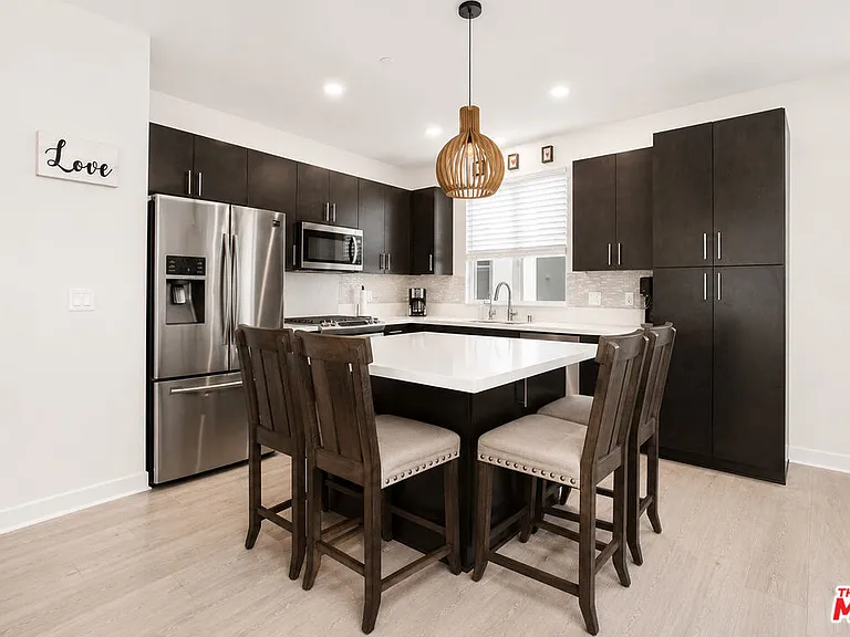 2700 E Chaucer St #30 — Photo 8