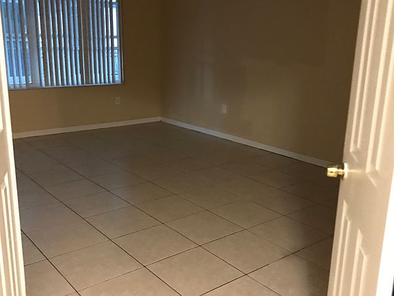 5th image of 1241 Yardley Dr