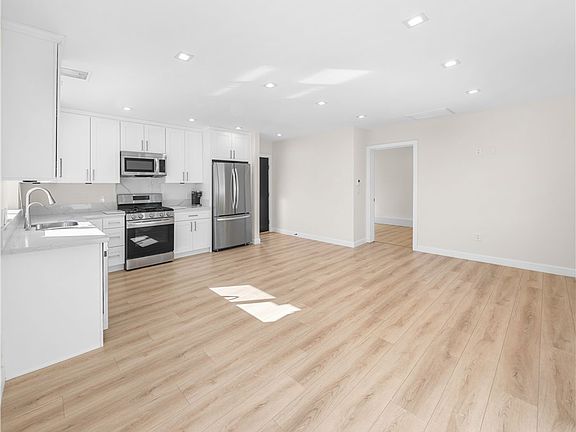 3rd image of 3061 1/2 Stevens St #3061