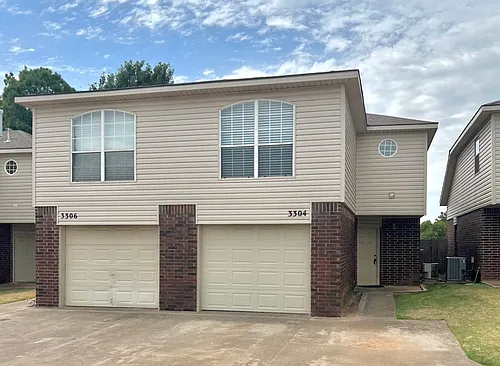 XL 2-bed 2-bath 1-car townhouse near OU Photo 1