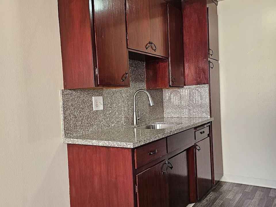 1st image of 1002 Valencia Ave #3