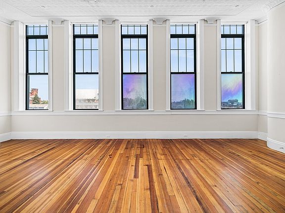 3rd image of 202 Broadway #31