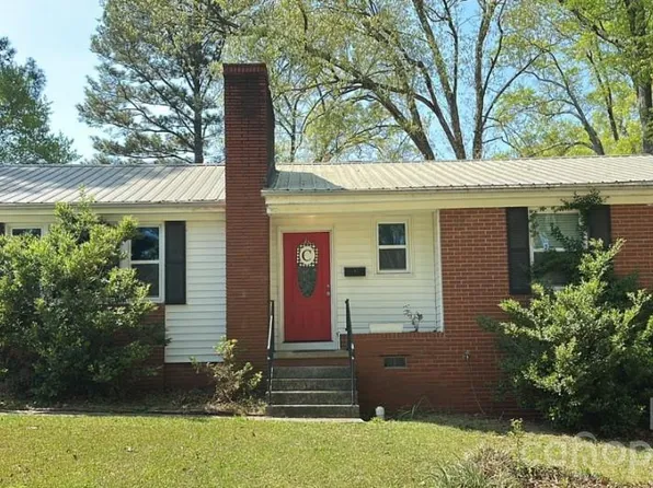 102 Azalea Rd, Lancaster, SC 29720