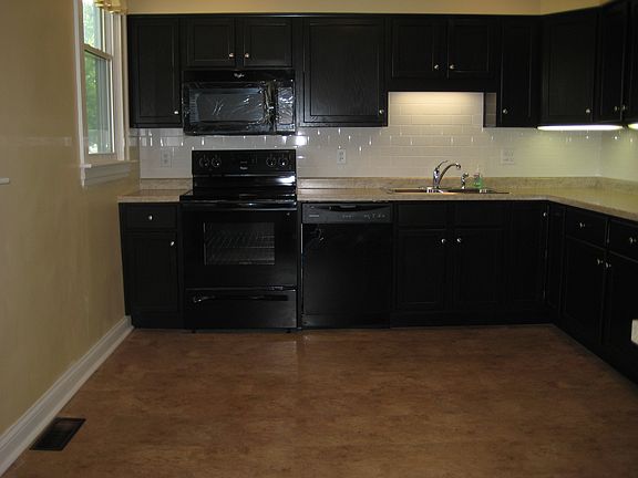 5th image of 603 N Barron St