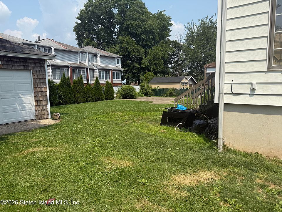 2nd image of 272-274 Bradley Ave