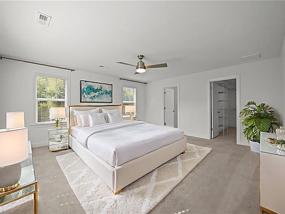4th image of 1745 Eastover Dr