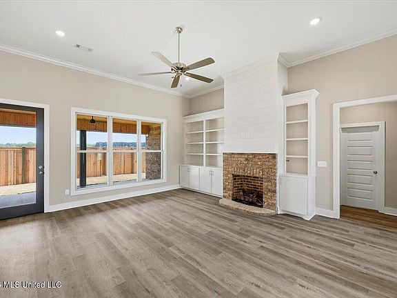 5th image of 1114 Old Court Xing