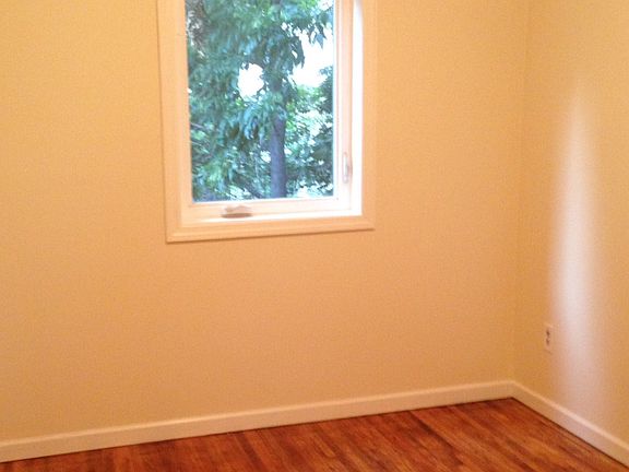 3rd image of 1729 Undercliff Ave
