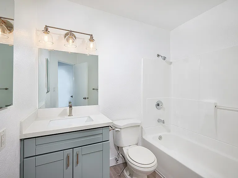 Elivia Apartments — Photo 24