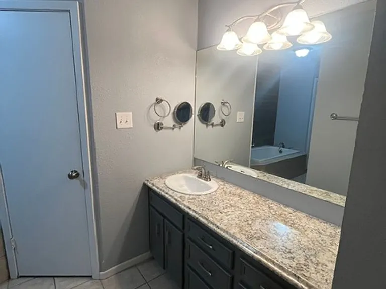 8033 Weehunt Ct — Photo 15