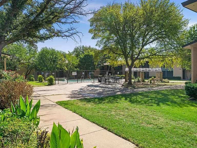 Casita Grove — Photo 22