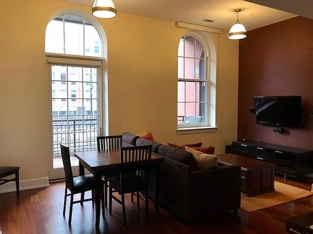1 bed, 875 sqft, $3,000 — Photo 3