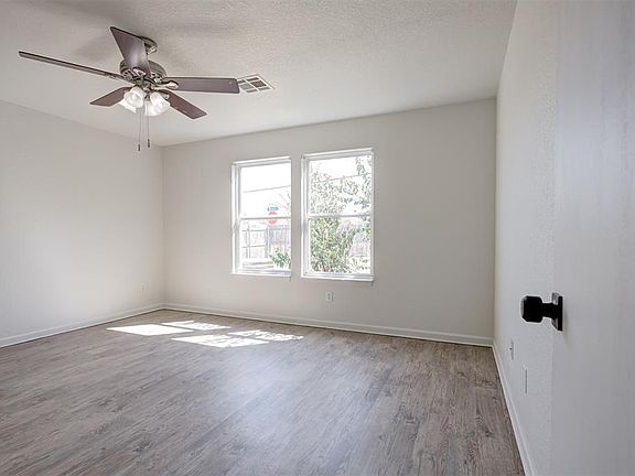 5th image of 15500 Acacia Rd