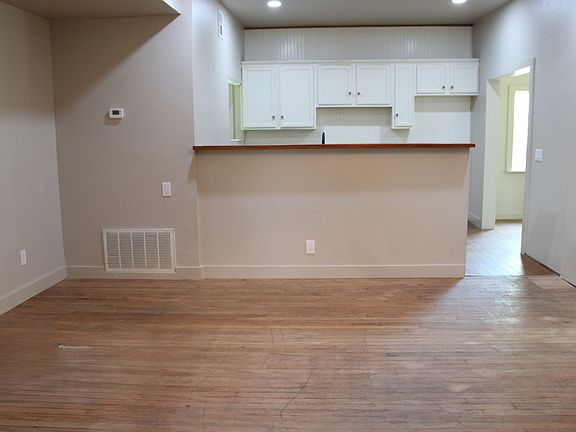 5th image of 230 E Lincoln Ave #1