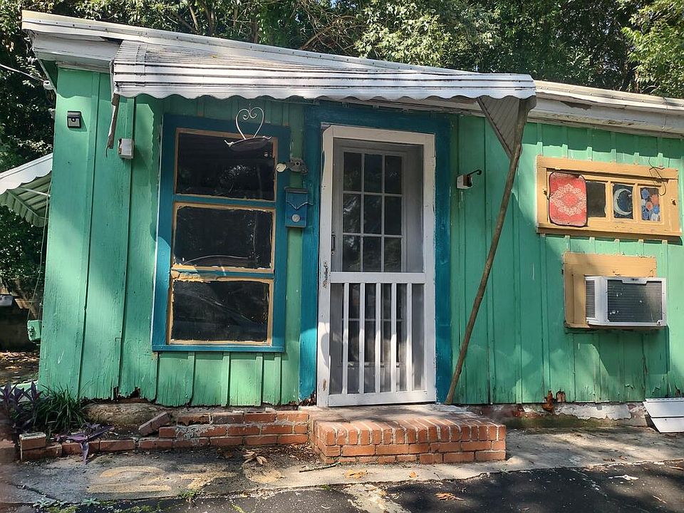2nd image of 276 Clisby Pl