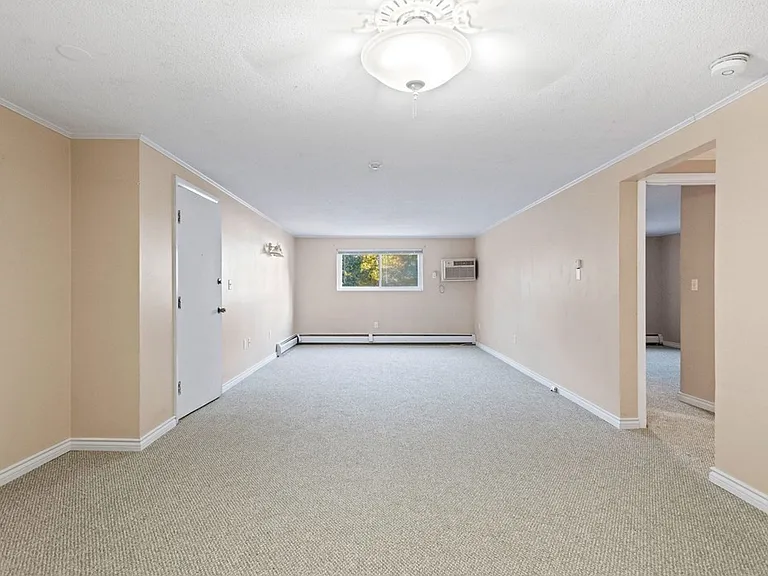 131 Creek St #5 — Photo 13