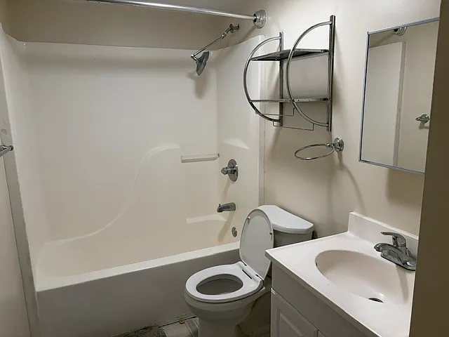 118 Allentown Rd #D — Photo 8