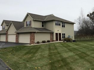 1014 E Woodview Ct APT 3, Slinger, WI 53086