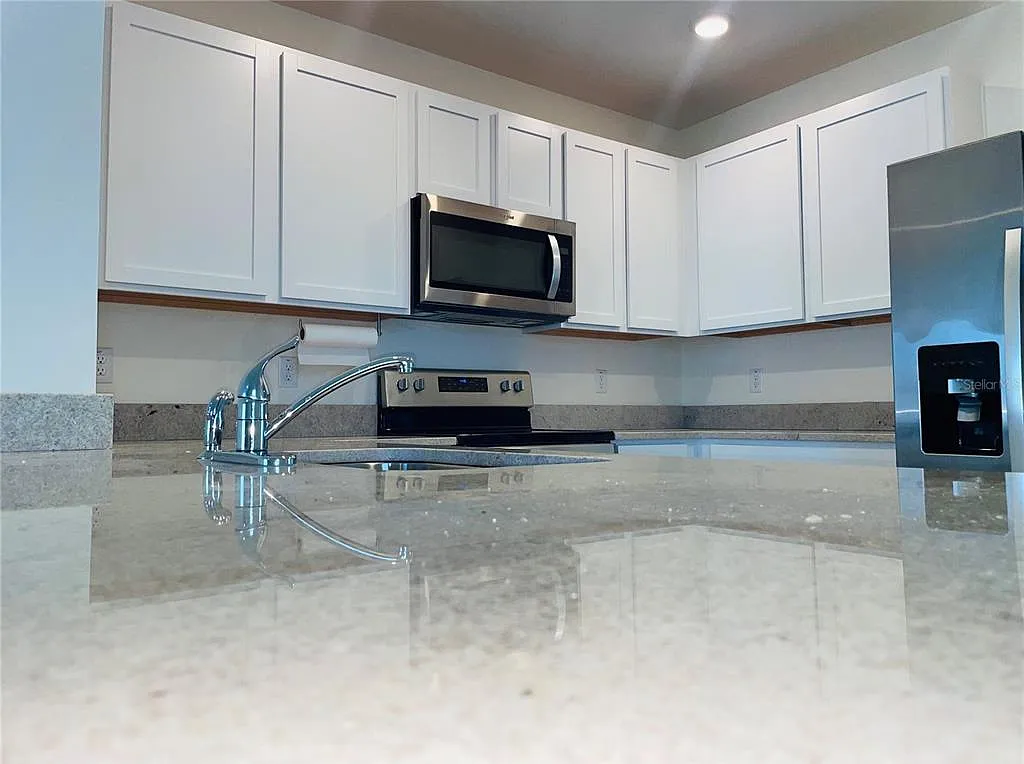 3 bed, 2.0 bath, 1516 sqft, $2,500 — Photo 4