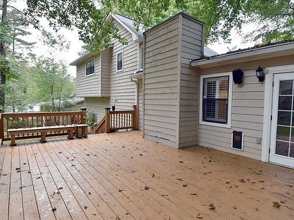 5th image of 679 Gregory Manor Dr SW