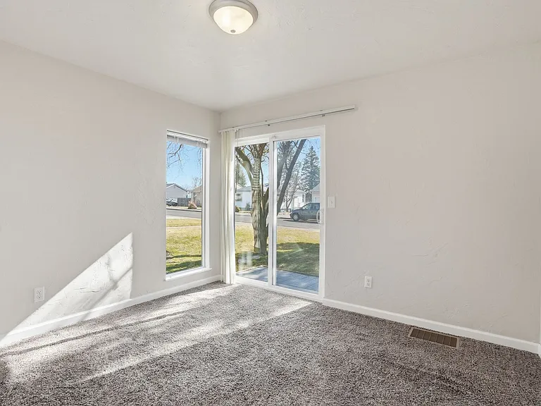 1328 W Gordon Ave — Photo 13