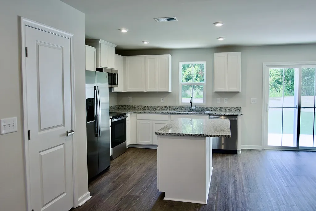 3 bed, 2.5 bath, 1442 sqft, $1,900 — Photo 4