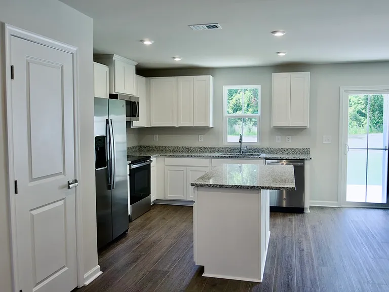121 Pennsylvania Dr — Photo 5