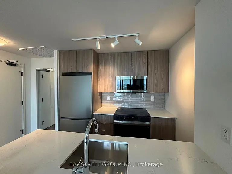 2075 Lakeshore Rd #2101 — Photo 3