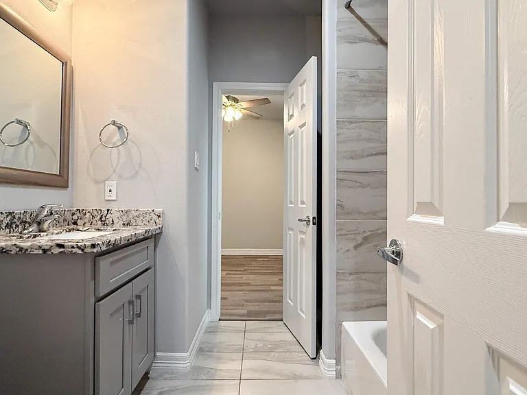 7823 Gladstone St #B1 — Photo 14