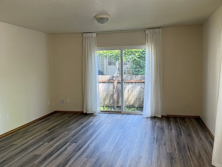 7703 N Gloucester Ave — Photo 3
