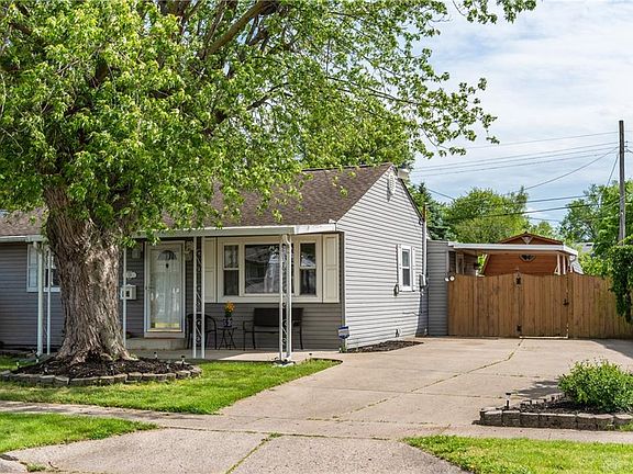 2nd image of 178 Diana Ln N