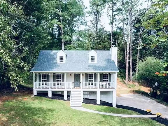 2nd image of 123 Parks Cir