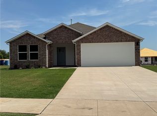 520 Arizona St, Farmington, AR 72730