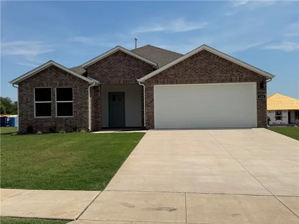 520 Arizona St, Farmington, AR 72730