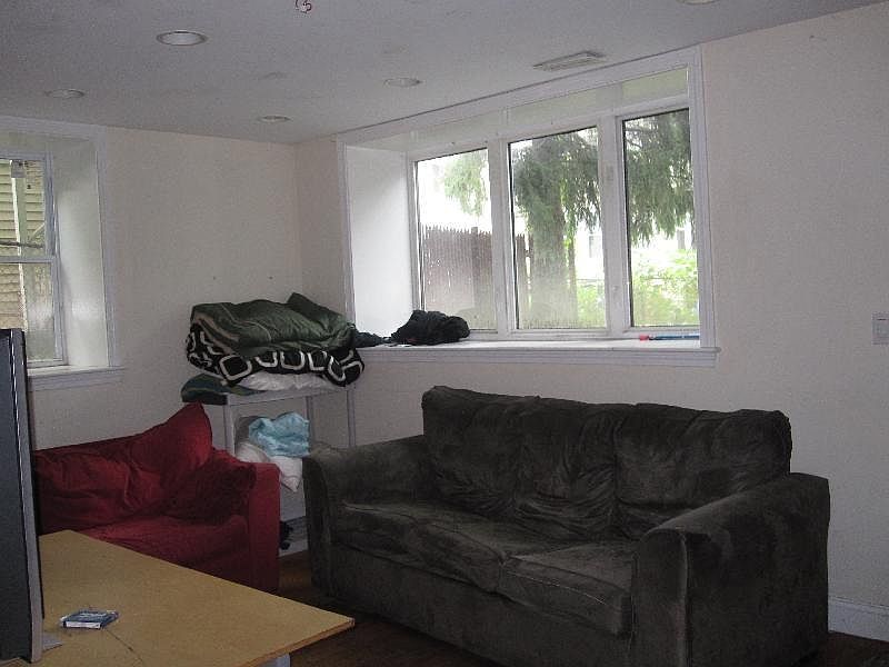 2nd image of 48 Ashford St #6