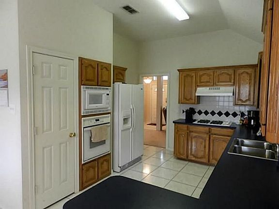 5th image of 1104 Westgrove Dr