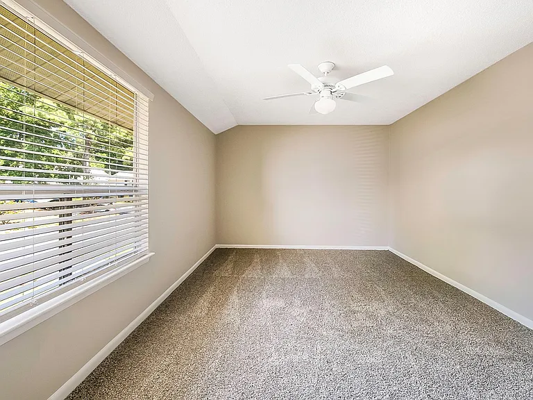 Pine Ridge Apartments — Photo 12