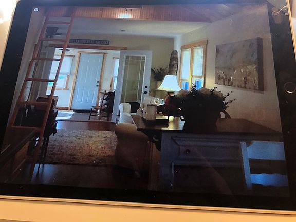 Photo of kitchen.
