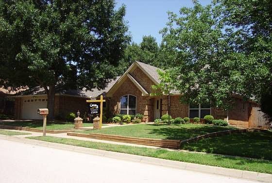 1st image of 1405 Woodvale Dr