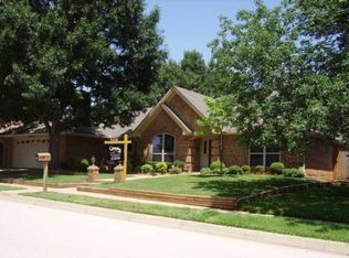 1405 Woodvale Dr, Bedford, TX 76021