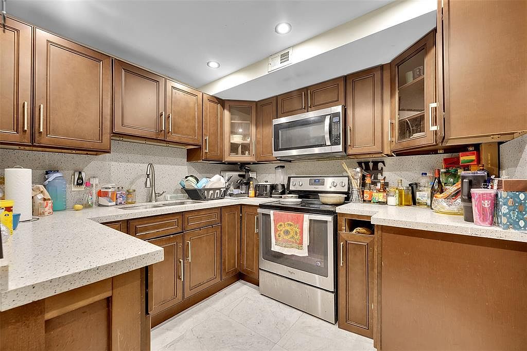 7041 Environ Blvd #326
