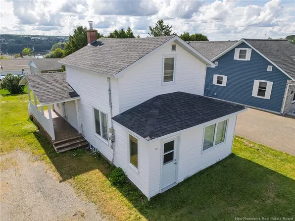 231 Saint Georges St, Grand Falls, NB E3Y 1C3