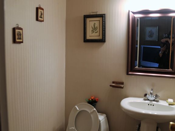 5th image of 690 Donald Dr S